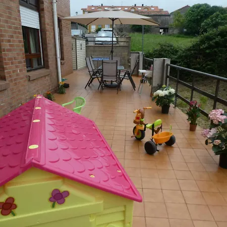 Nines Y Aparcamiento Gratis Suances